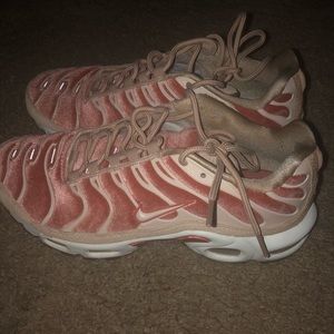 Nike AirMax suede size 7
